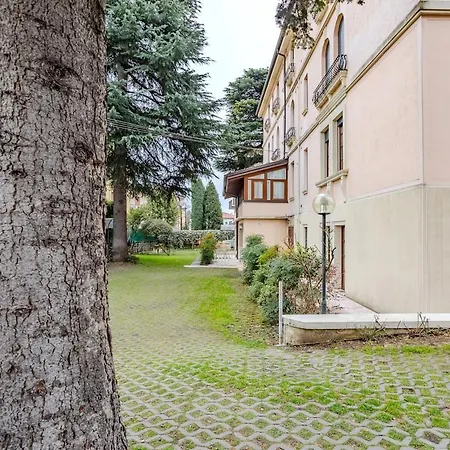 Mainard, Bolero Historic Apartament Werona